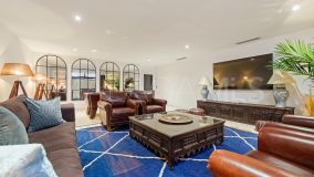 Villa en venta en Los Olivos, Nueva Andalucia