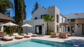 Villa for sale in Las Brisas, Nueva Andalucia