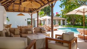 Villa for sale in Las Brisas, Nueva Andalucia