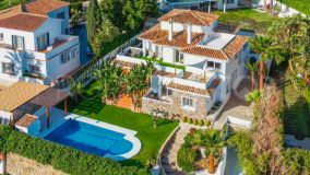 Villa for sale in Nueva Andalucia with 6 bedrooms