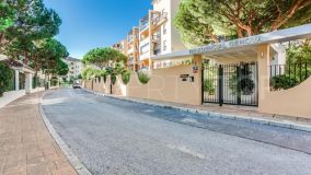 For sale apartment with 2 bedrooms in Elviria Playa