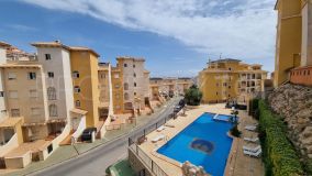 Buy apartment with 3 bedrooms in Alicante