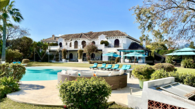 Villa for sale in Beach Side New Golden Mile, Estepona East