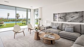 Villa en venta en Beach Side New Golden Mile, Estepona Este