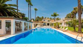 Villa en venta con 6 dormitorios en Guadalobon
