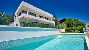 Villa for sale in Buenas Noches, Estepona Ouest