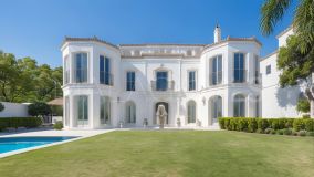 Villa for sale in Seghers, Estepona