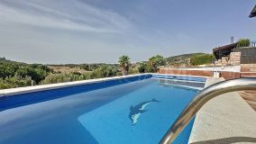 Finca for sale in Estepona