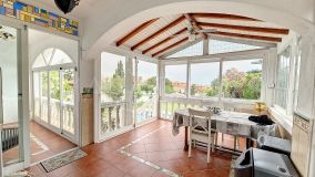 Villa en venta en Buenas Noches, Estepona Oeste