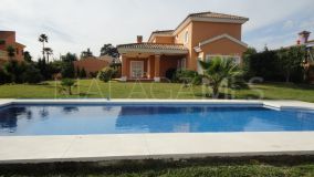 Villa for sale in Guadalobon, Estepona