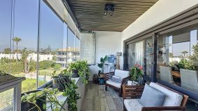 Penthouse for sale in Isdabe, Estepona East