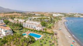 Buy Bahía de Estepona duplex with 3 bedrooms