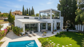 Villa for sale in Valle Romano, Estepona West