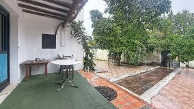 Villa en venta en El Saladillo, Estepona Este