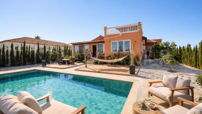 Villa zu verkaufen in Buenas Noches, Estepona Westen