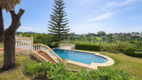 Casa de Campo en venta en El Padron, Estepona Este