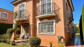 Hus i byn for sale in Atalaya, Estepona Öst