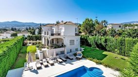 Villa en venta en Las Brisas, Nueva Andalucia