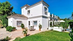 Villa for sale in Las Brisas, Nueva Andalucia