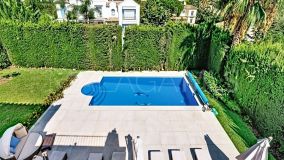 Villa for sale in Las Brisas, Nueva Andalucia