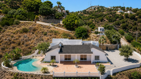 Finca for sale in Los Reales - Sierra Estepona, Altos de Estepona