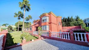 Villa for sale in Seghers, Estepona