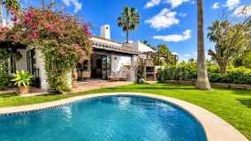 Villa for sale in Atalaya, Estepona East
