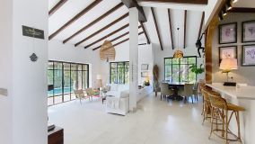 Villa for sale in Atalaya, Estepona East