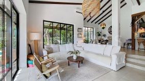 Villa for sale in Atalaya, Estepona East