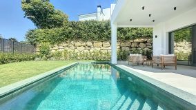 Villa for sale in Don Pedro, Estepona Ouest
