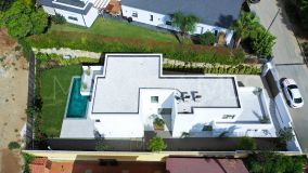 Villa for sale in Don Pedro, Estepona Ouest