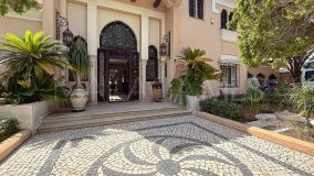 Villa for sale in Beach Side New Golden Mile, Estepona Öst