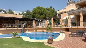 Villa zu verkaufen in Beach Side New Golden Mile, Estepona Ost