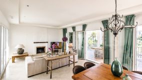 Villa for sale in La Resina Golf, Estepona Est