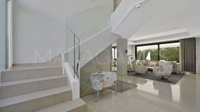 Villa for sale in El Paraiso, Estepona East