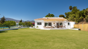 House for sale in El Velerin, Estepona East