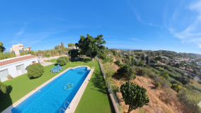 House for sale in El Velerin, Estepona East