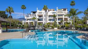 Ático en venta en Bahía del Velerín, Estepona Este