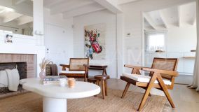 Villa for sale in La Alqueria, Benahavis