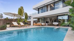 Villa zu verkaufen in La Resina Golf, Estepona Ost