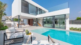 Villa en venta en El Campanario, Estepona Este