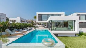 Villa for sale in El Campanario, Estepona Est