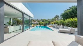 Villa en venta en El Campanario, Estepona Este