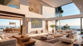 Villa for sale in El Herrojo, Benahavis