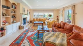 Villa for sale in Benahavis