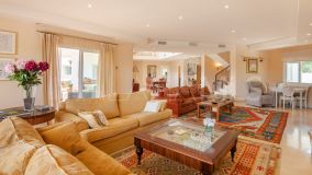 Villa for sale in Benahavis