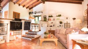 Villa for sale in Bel Air, Estepona East