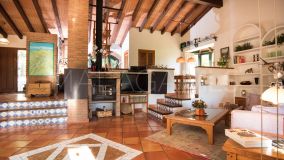 Villa for sale in Bel Air, Estepona East