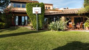 Villa for sale in Bel Air, Estepona East