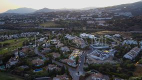 Villa for sale in Nueva Andalucia, Marbella